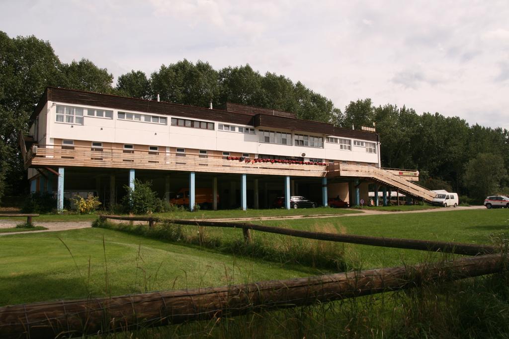 Hostel Boathouse Praga Zewnętrze zdjęcie